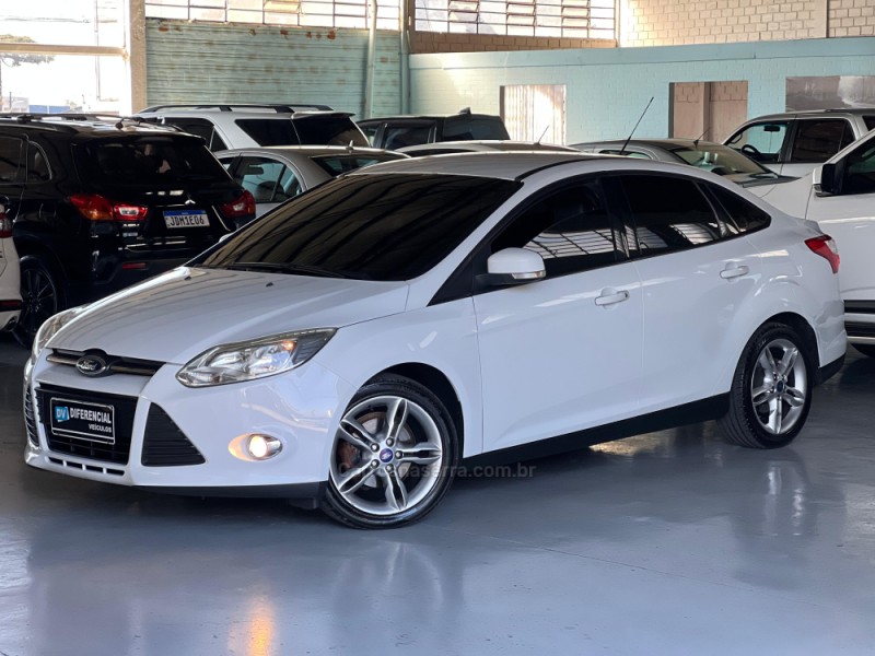 focus 2.0 se fastback 16v flex 4p automatico 2015 caxias do sul