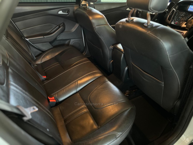 FOCUS 2.0 SE FASTBACK 16V FLEX 4P AUTOMÁTICO - 2015 - CAXIAS DO SUL