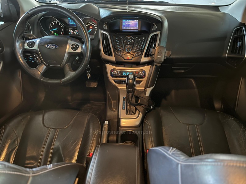 FOCUS 2.0 SE FASTBACK 16V FLEX 4P AUTOMÁTICO - 2015 - CAXIAS DO SUL