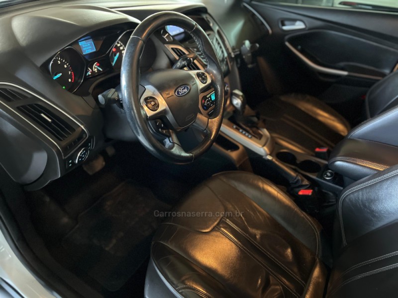 FOCUS 2.0 SE FASTBACK 16V FLEX 4P AUTOMÁTICO - 2015 - CAXIAS DO SUL
