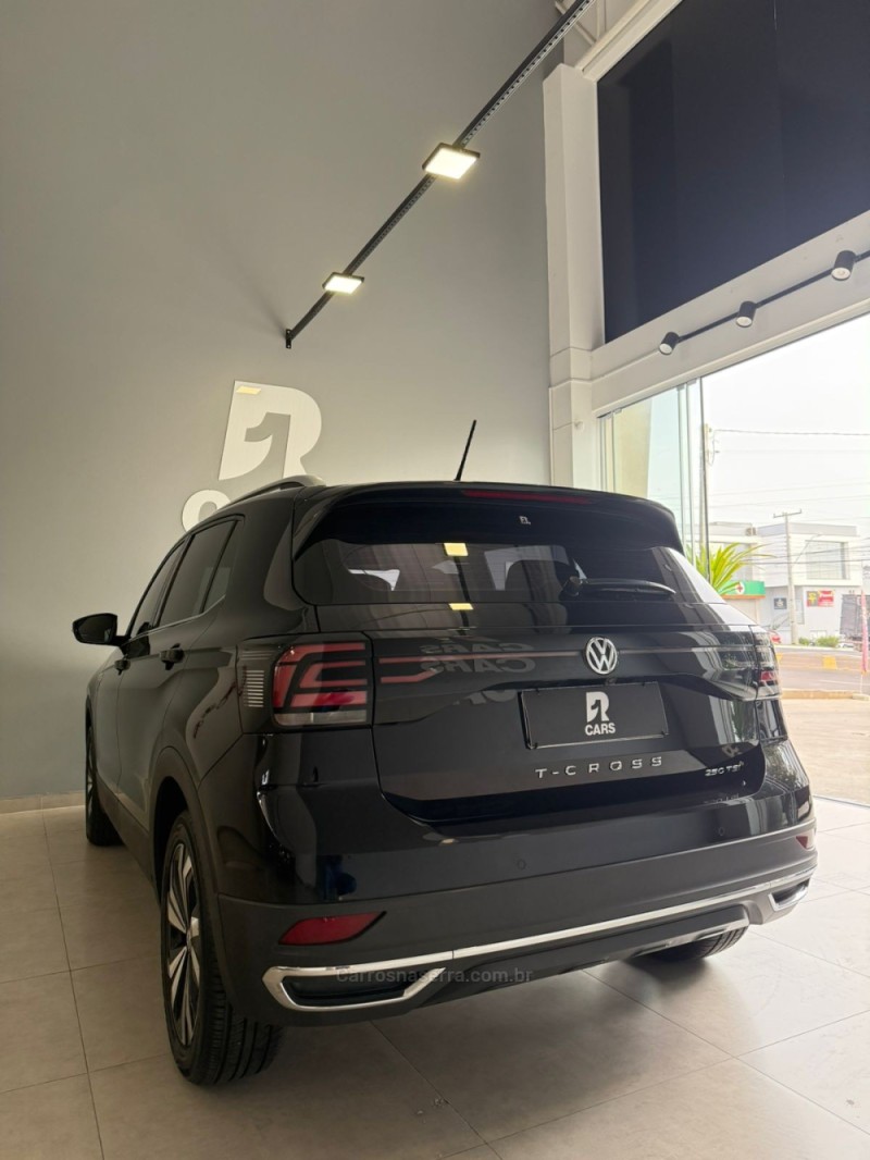 T-CROSS 1.4 HIGHLINE TSI 16V FLEX 4P AUTOMÁTICO - 2021 - LAJEADO