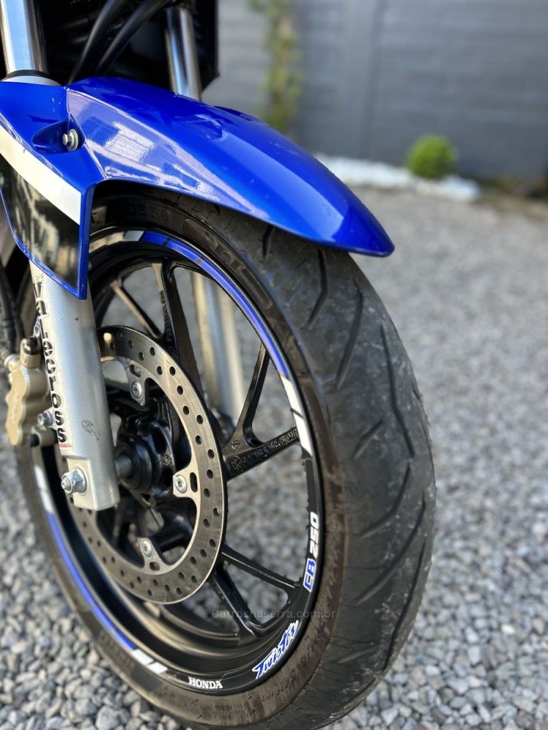 CB 250F TWISTER CBS - 2021 - CARAZINHO