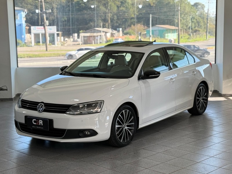 JETTA 2.0 TSI DSG HIGHLINE 200CV GASOLINA 4P AUTOMÁTICO - 2012 - CAXIAS DO SUL