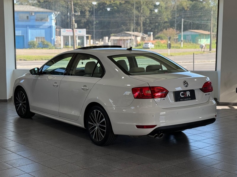 JETTA 2.0 TSI DSG HIGHLINE 200CV GASOLINA 4P AUTOMÁTICO - 2012 - CAXIAS DO SUL