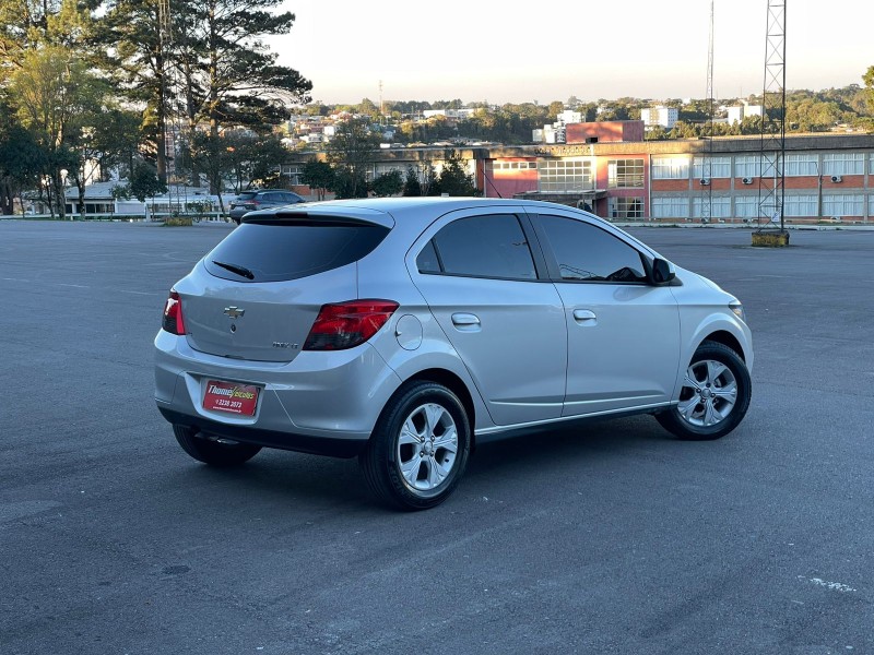 ONIX 1.4 MPFI LT 8V FLEX 4P MANUAL - 2015 - CAXIAS DO SUL