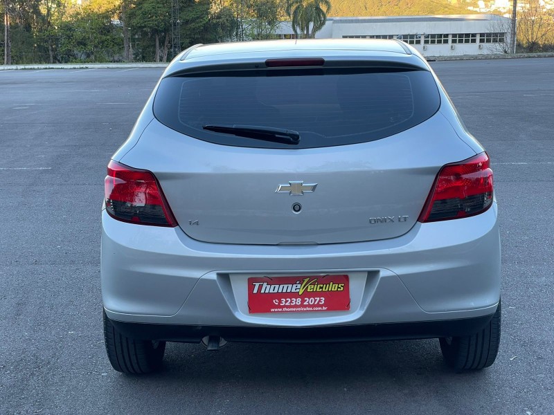 ONIX 1.4 MPFI LT 8V FLEX 4P MANUAL - 2015 - CAXIAS DO SUL