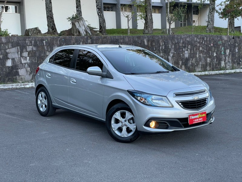 ONIX 1.4 MPFI LT 8V FLEX 4P MANUAL - 2015 - CAXIAS DO SUL