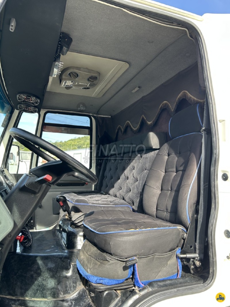 CARGO 2428 E T 3 EIXOS - 2006 - GARIBALDI