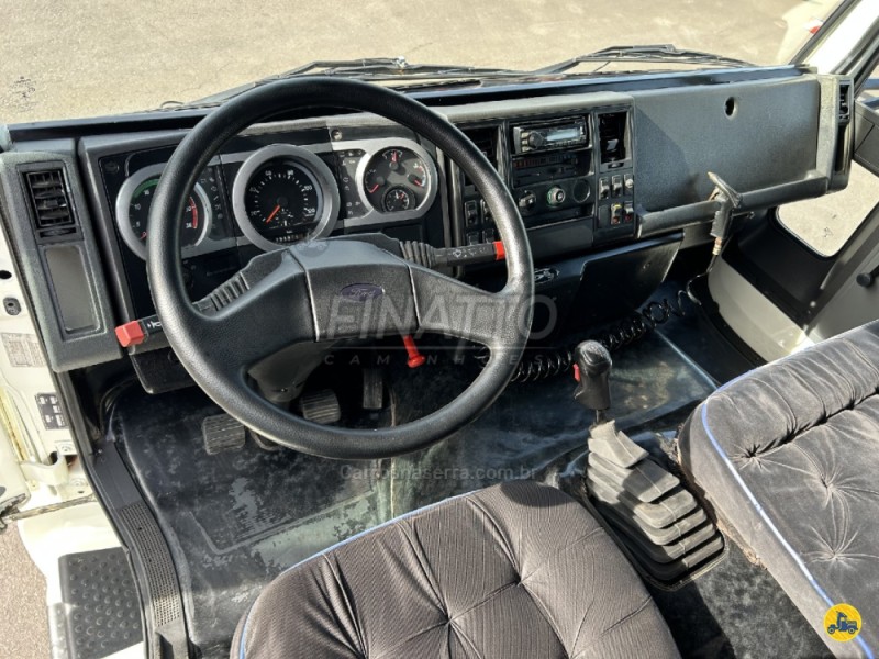 CARGO 2428 E T 3 EIXOS - 2006 - GARIBALDI