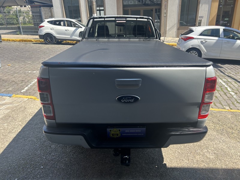 RANGER 2.5 XLS 4X2 CS 16V FLEX 2P MANUAL - 2013 - GARIBALDI
