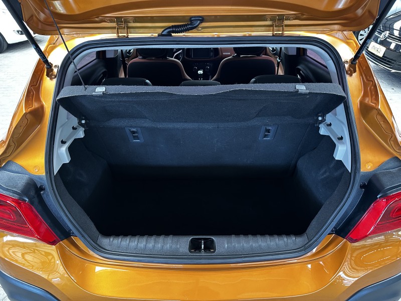 ONIX 1.4 MPFI ACTIV 8V FLEX 4P MANUAL - 2019 - CAXIAS DO SUL