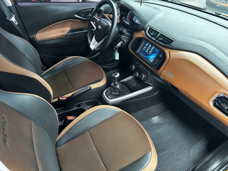 ONIX 1.4 MPFI ACTIV 8V FLEX 4P MANUAL - 2019 - CAXIAS DO SUL