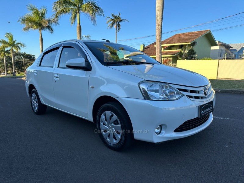 ETIOS 1.5 X SEDAN 16V FLEX 4P MANUAL - 2017 - SãO LEOPOLDO