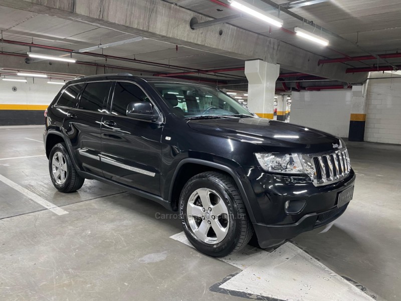 GRAND CHEROKEE 3.6 V6 LAREDO 4WD GASOLINA 4P AUTOMÁTICO - 2012 - CAXIAS DO SUL