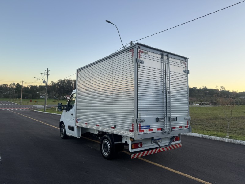MASTER 2.3 DCI CHASSI CABINE L2H1 16V DIESEL 2P MANUAL - 2022 - CARLOS BARBOSA