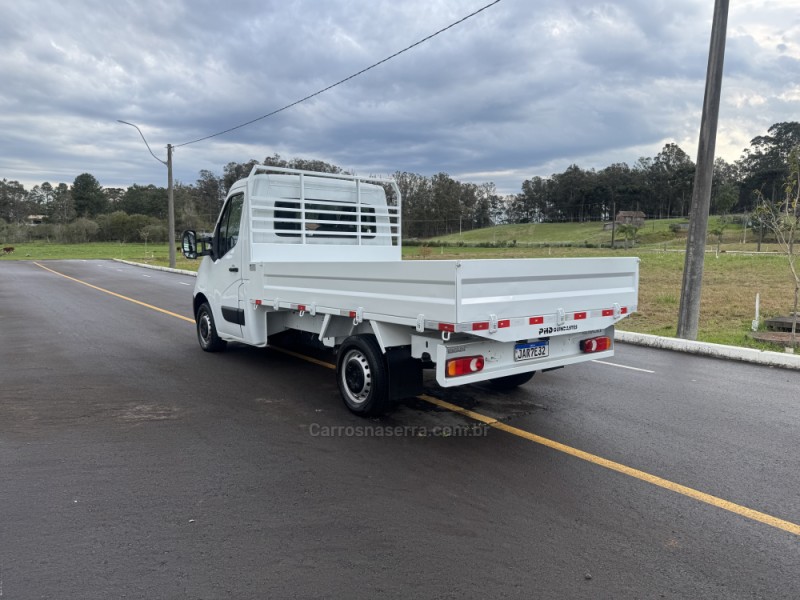 MASTER 2.3 DCI CHASSI CABINE L2H1 16V DIESEL 2P MANUAL - 2022 - CARLOS BARBOSA