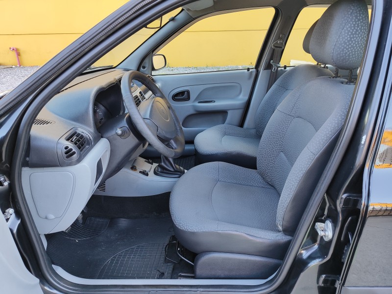 CLIO 1.0 AUTHENTIQUE 16V FLEX 4P MANUAL - 2011 - FARROUPILHA