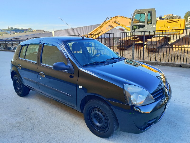 CLIO 1.0 AUTHENTIQUE 16V FLEX 4P MANUAL - 2011 - FARROUPILHA