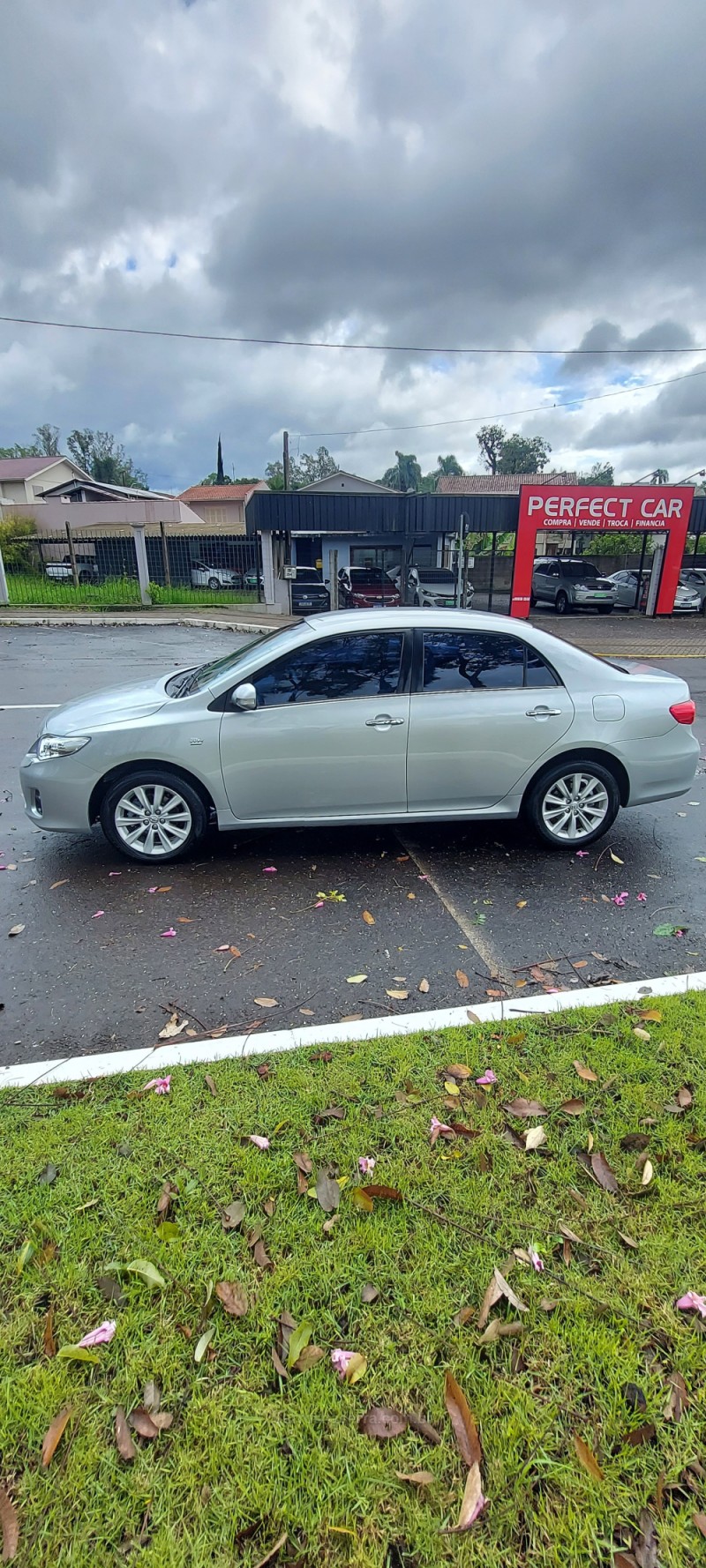 COROLLA 2.0 ALTIS 16V FLEX 4P AUTOMÁTICO - 2013 - BOM PRINCíPIO