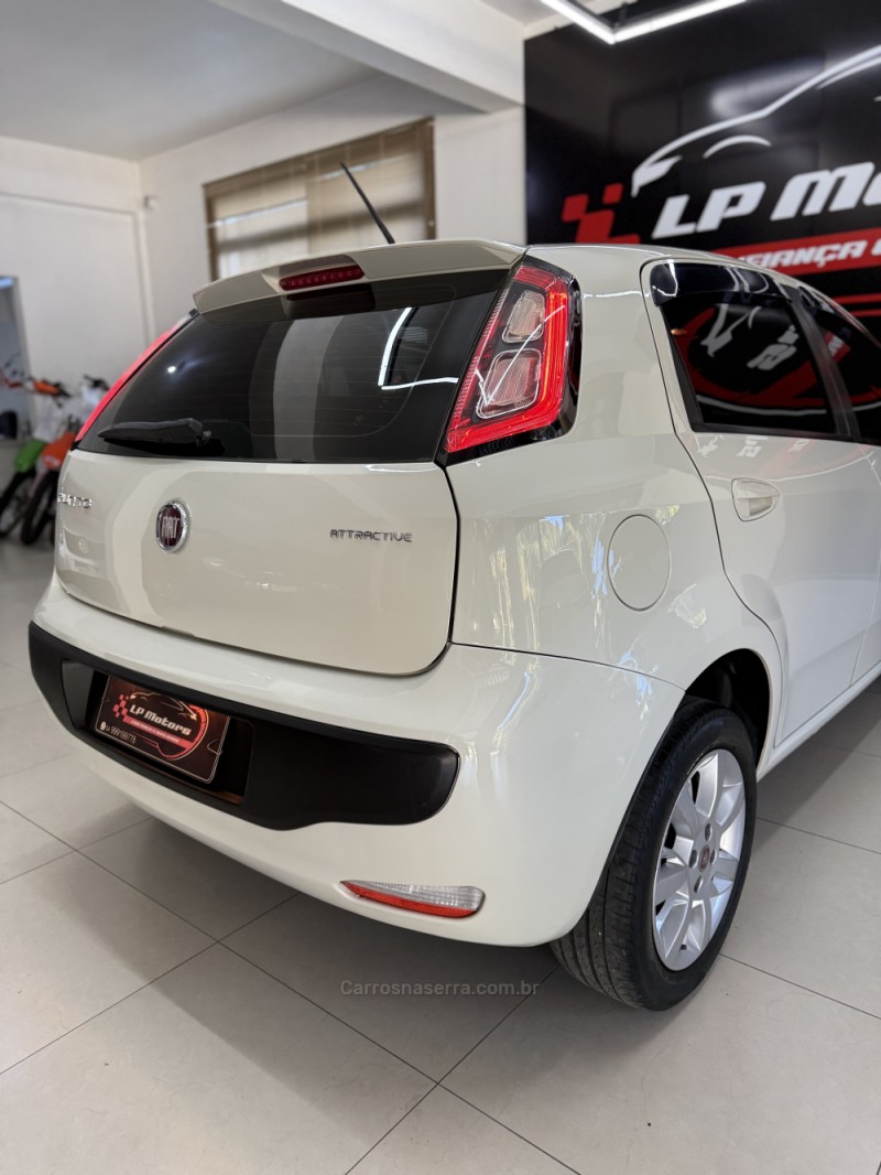 PUNTO 1.4 ATTRACTIVE ITALIA 8V FLEX 4P MANUAL - 2016 - FARROUPILHA