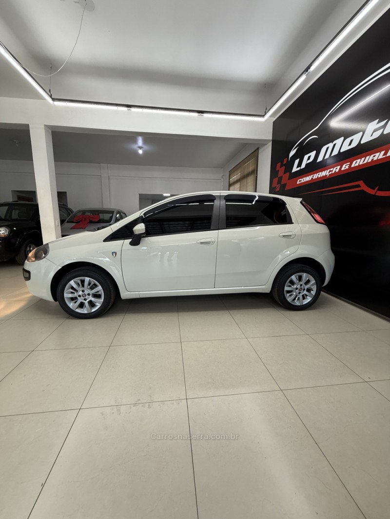 PUNTO 1.4 ATTRACTIVE ITALIA 8V FLEX 4P MANUAL - 2016 - FARROUPILHA