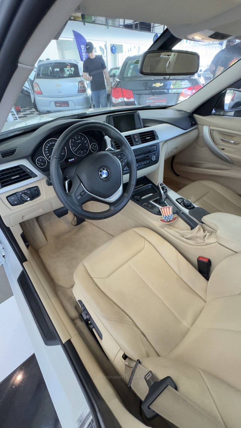 320I 2.0 16V TURBO ACTIVE FLEX 4P AUTOMÁTICO - 2015 - MONTENEGRO