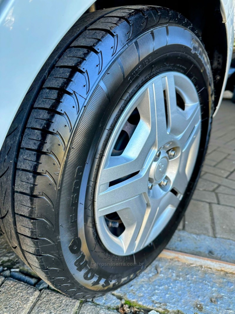 ONIX 1.0 JOY HATCH 8VFLEX 4P MANUAL - 2018 - TRêS COROAS