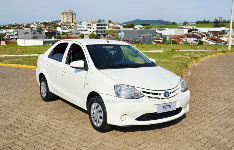 ETIOS 1.5 X SEDAN 16V FLEX 4P MANUAL