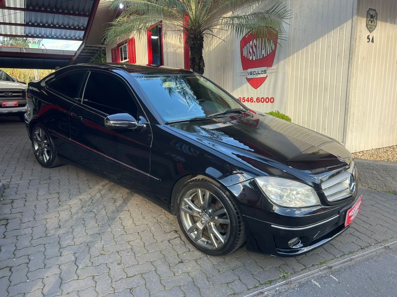 clc 200 1.8 kompressor gasolina 2p automatico 2010 tres coroas