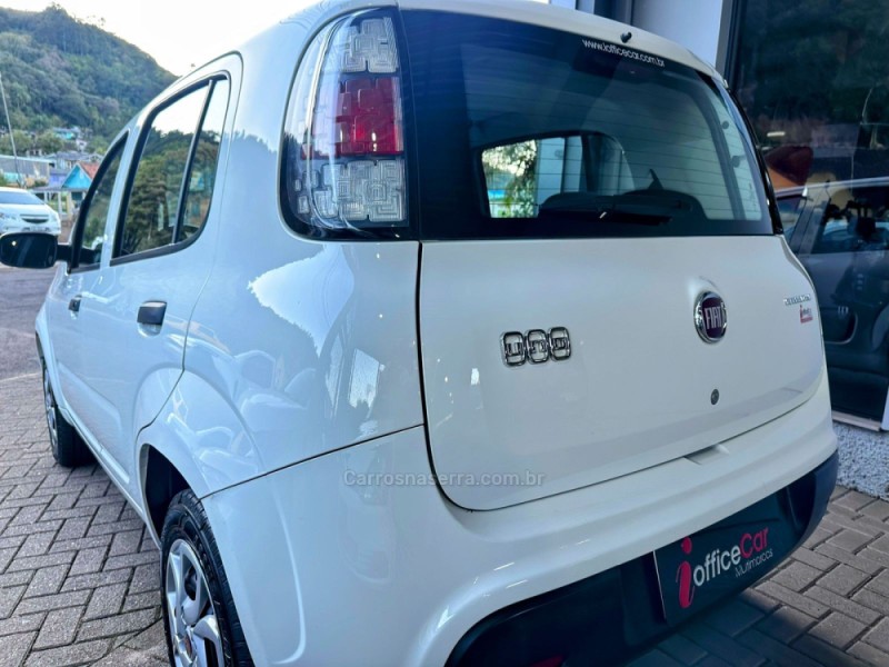 UNO 1.0 EVO ATTRACTIVE 8V FLEX 4P MANUAL - 2016 - TRêS COROAS