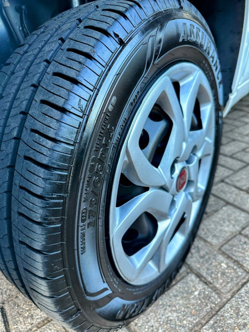 UNO 1.0 EVO ATTRACTIVE 8V FLEX 4P MANUAL - 2016 - TRêS COROAS