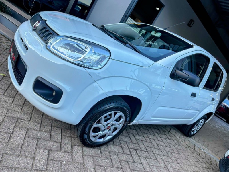 UNO 1.0 EVO ATTRACTIVE 8V FLEX 4P MANUAL - 2016 - TRêS COROAS