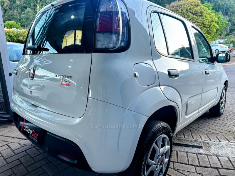 UNO 1.0 EVO ATTRACTIVE 8V FLEX 4P MANUAL - 2016 - TRêS COROAS