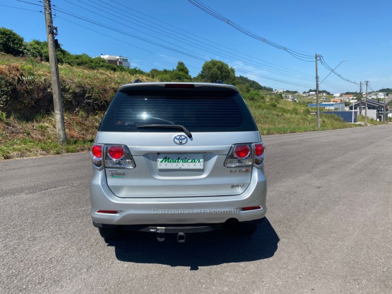 HILUX SW4 3.0 SRV 4X4 7 LUGARES 16V TURBO INTERCOOLER DIESEL 4P AUTOMÁTICO - 2012 - FLORES DA CUNHA