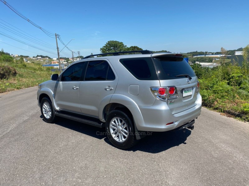 HILUX SW4 3.0 SRV 4X4 7 LUGARES 16V TURBO INTERCOOLER DIESEL 4P AUTOMÁTICO - 2012 - FLORES DA CUNHA