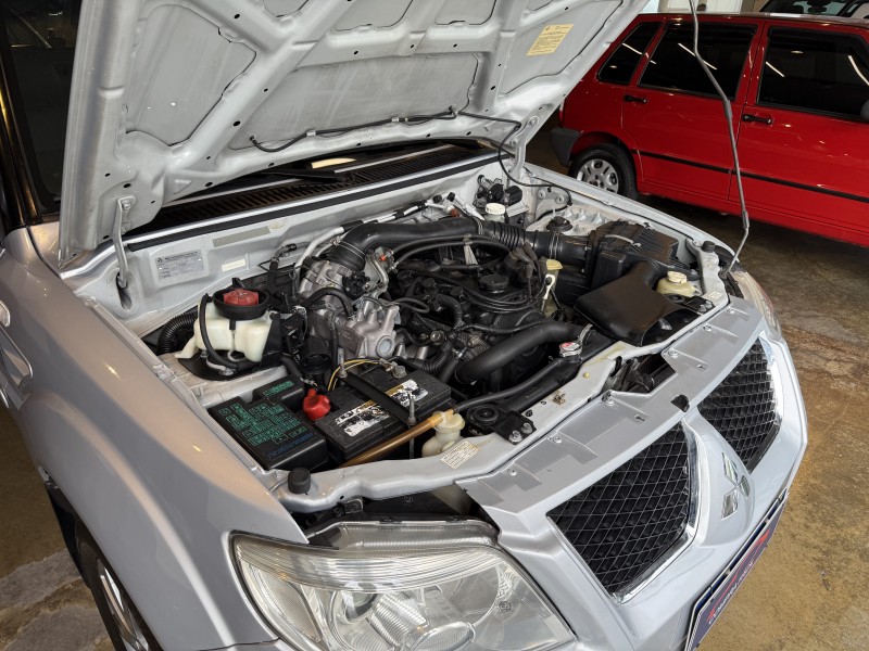 PAJERO TR4 2.0 4X2 16V 140CV FLEX 4P AUTOMÁTICO - 2013 - BENTO GONçALVES