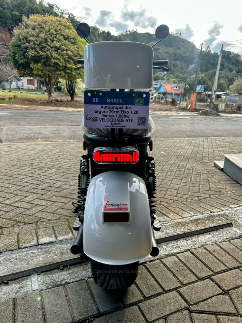 SCOOTER ELÉTRICA  - 2025 - TRêS COROAS