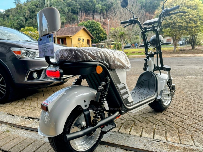 SCOOTER ELÉTRICA  - 2025 - TRêS COROAS