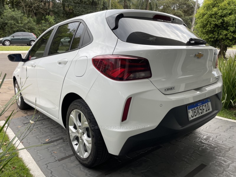 ONIX 1.0 LTZ 12V TURBO FLEX 4P MANUAL - 2023 - GUAPORé