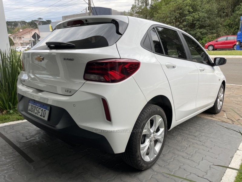 ONIX 1.0 LTZ 12V TURBO FLEX 4P MANUAL - 2023 - GUAPORé