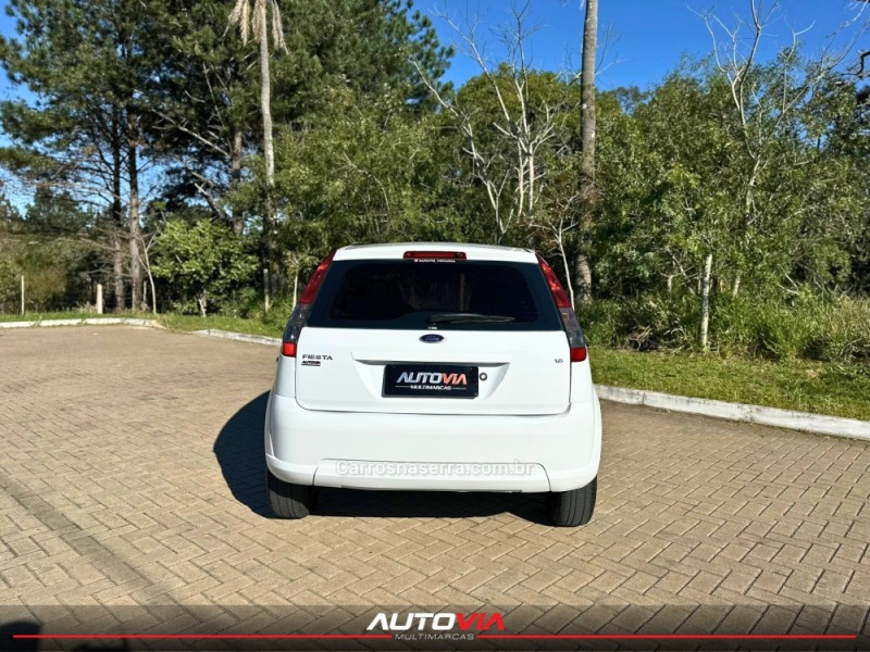FIESTA 1.6 MPI 8V GASOLINA 4P MANUAL - 2014 - SAPIRANGA