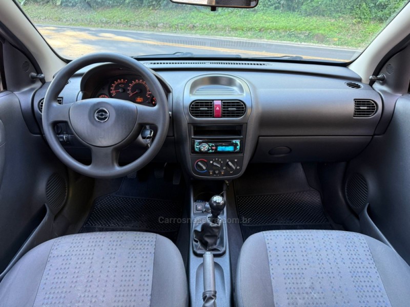 CORSA 1.4 MPFI MAXX 8V FLEX 4P MANUAL - 2012 - DOIS IRMãOS