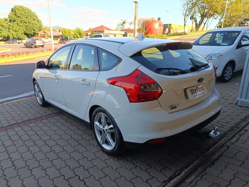 FOCUS 2.0 SE 16V FLEX 4P AUTOMÁTICO - 2015 - BOM PRINCíPIO