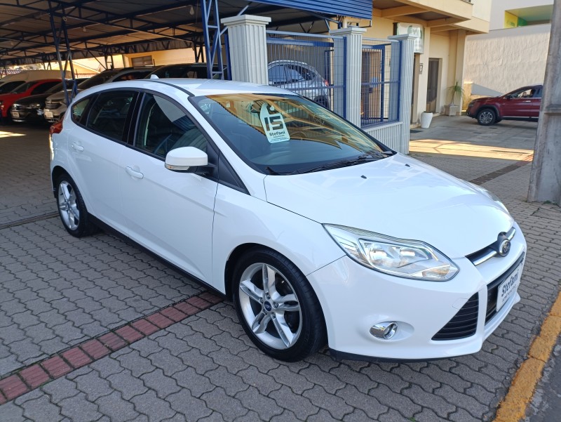 FOCUS 2.0 SE 16V FLEX 4P AUTOMÁTICO - 2015 - BOM PRINCíPIO