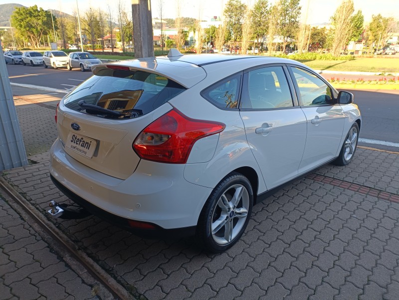 FOCUS 2.0 SE 16V FLEX 4P AUTOMÁTICO - 2015 - BOM PRINCíPIO