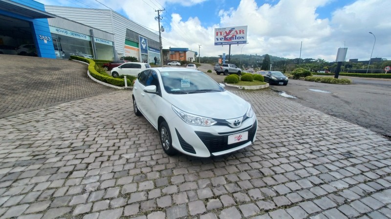 yaris 1.5 xl plus connect 16v flex 4p automatico 2021 flores da cunha