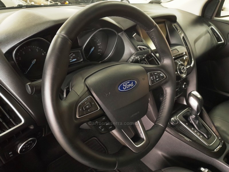 FOCUS 2.0 TITANIUM HATCH 16V FLEX 4P AUTOMÁTICO - 2016 - CAXIAS DO SUL