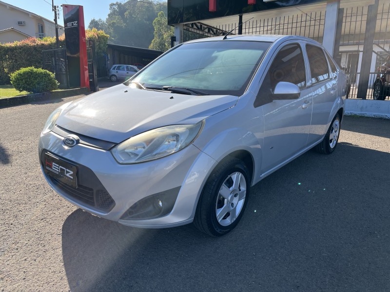 FIESTA 1.6 SE SEDAN 16V FLEX 4P MANUAL