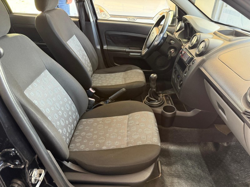 FIESTA 1.0 MPI HATCH 8V FLEX 4P MANUAL - 2014 - FARROUPILHA