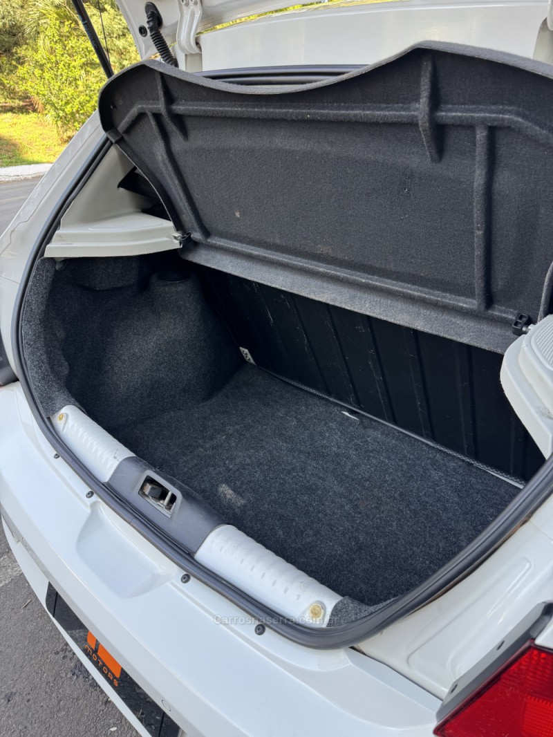 GOL 1.6 MSI 8V TOTALFLEX 4P MANUAL - 2015 - NOVA ARAçá